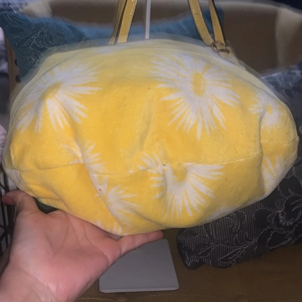 Juicy Couture Buttercup Daizy tote - Picture 5 of 15